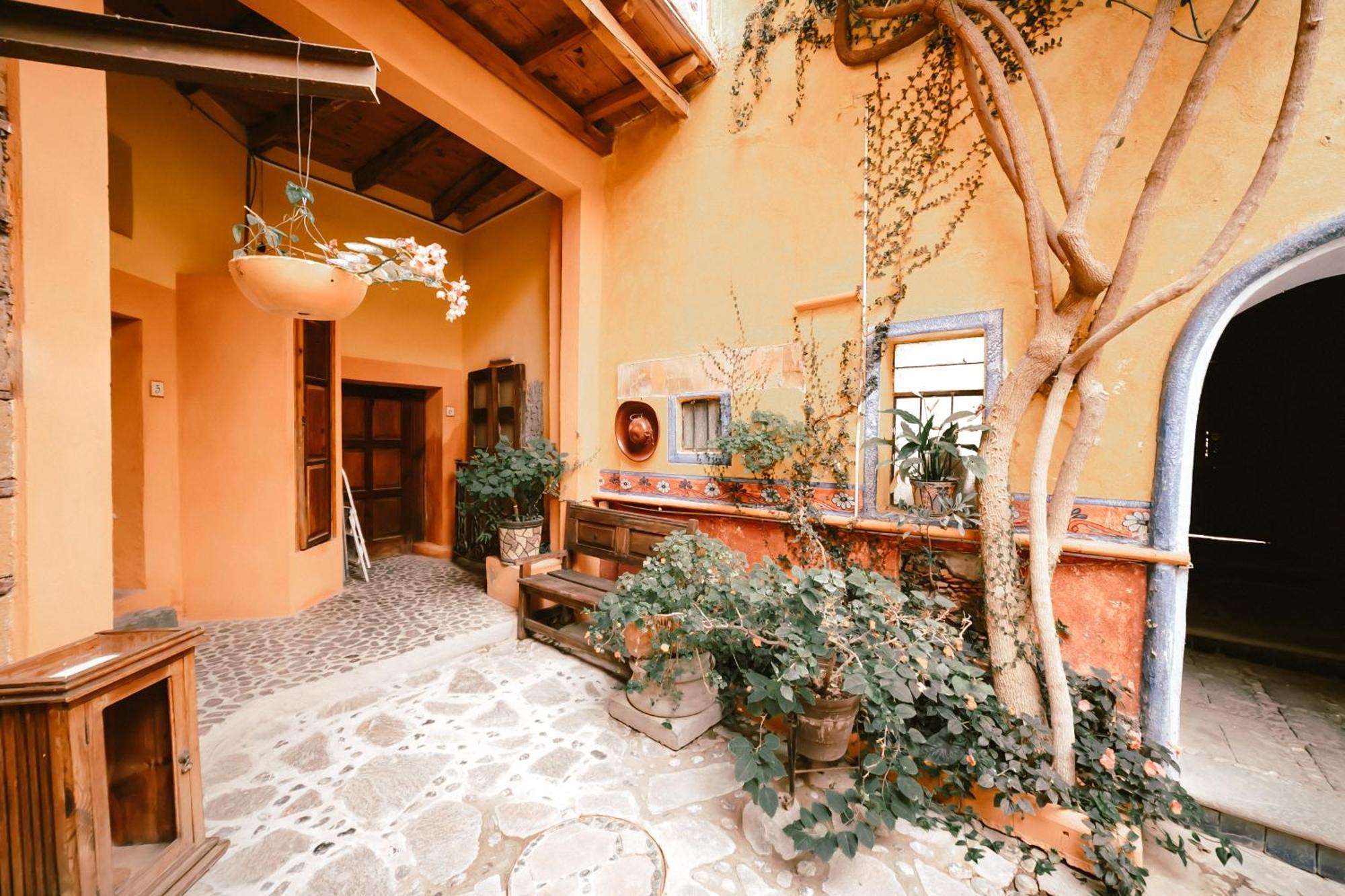 Hotel Casamia Долорес-Идальго Экстерьер фото